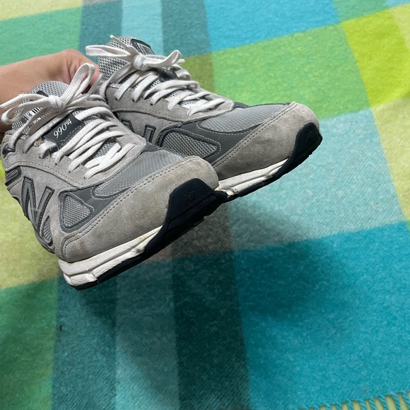 New Balance 990v4 Grey Sneakers Women’s - Picture 6 of 6